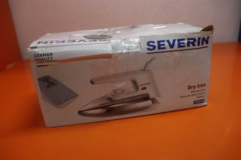Ютия SEVERIN с гладеща повърхност от полиран алуминий, 1200 W, BA 3211, бяла