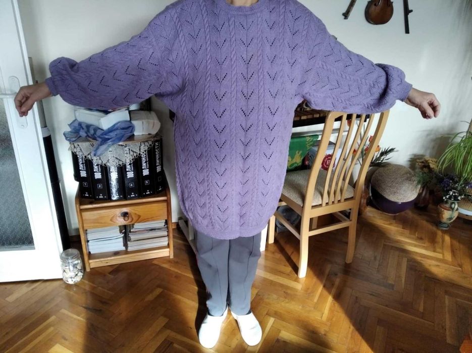 Ръчно плетен дамски пуловер