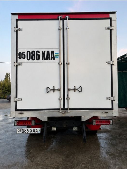GAZ 10 tonnalik yuk mashina 27ming yurgan
