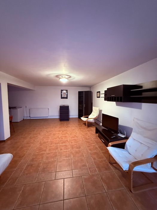 Propietar ofer spre inchiriere casa la curte