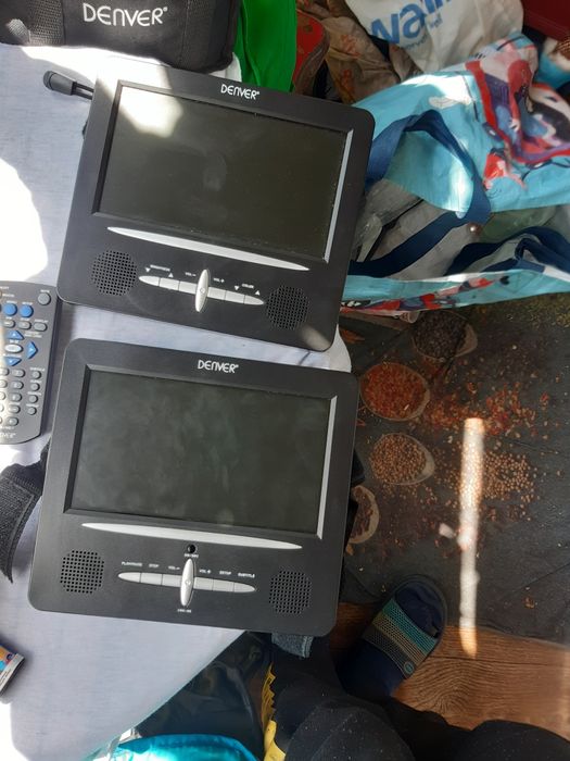 DVD ptr.tetiere auto
