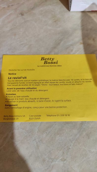 Уред за направа на 18 бр.равиоли