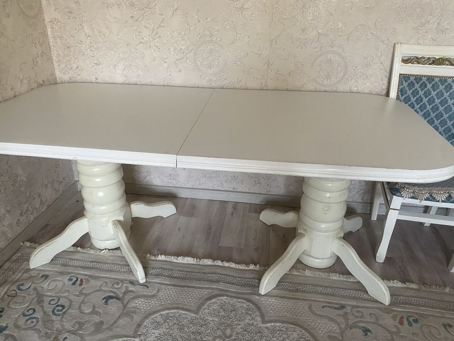 Продается деревяныи стол 6 стульями