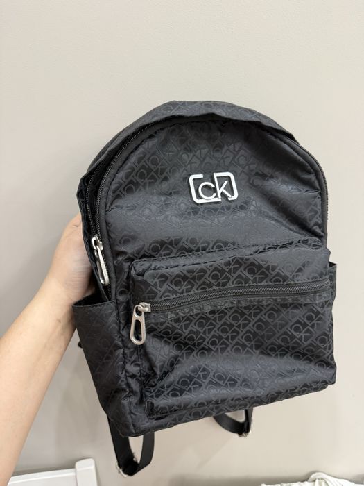 Рюкзак Calvin Klein среднего размера