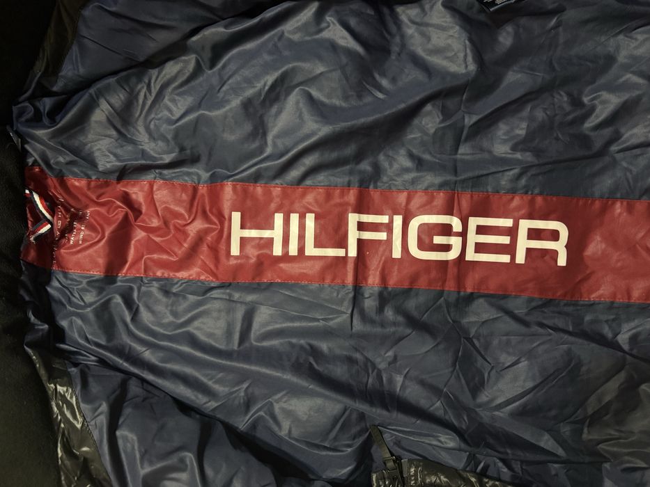Продам куртку оргинал Tommy Hilfiger