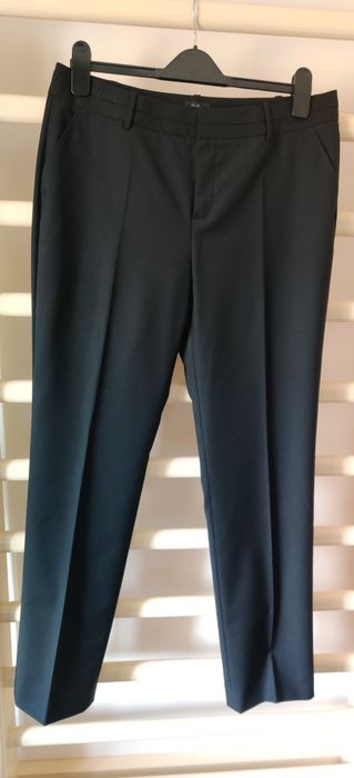 Costum office elegant marca Dika cu pantaloni negru