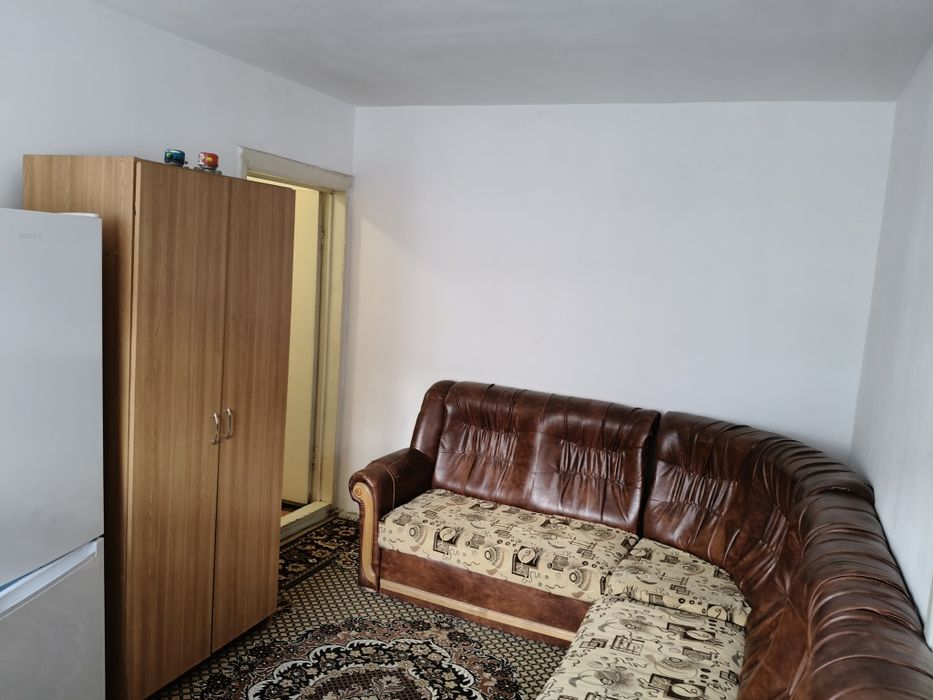 Închiriez apartament