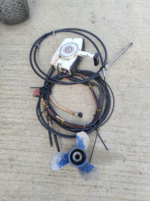 Мотор (двигател) за лодка Evinrude, за части или ремонт