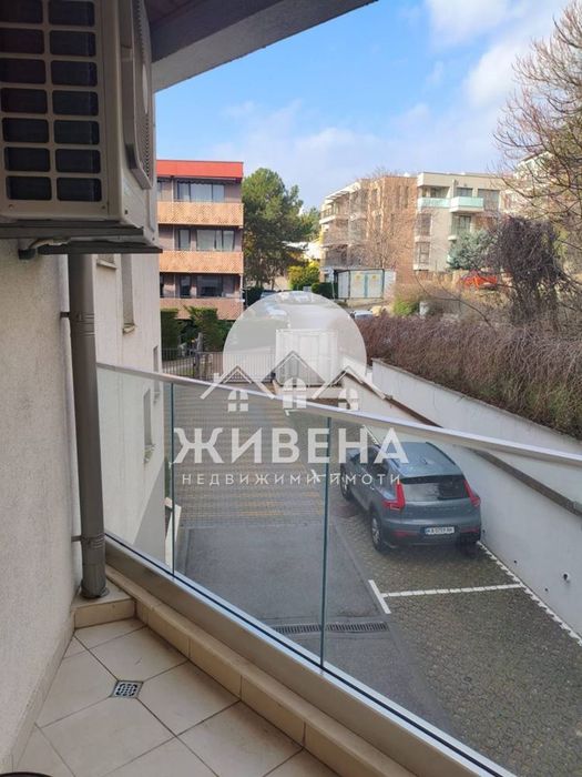 Продава обзаведен 2-стаен апартамент, кв. Бриз