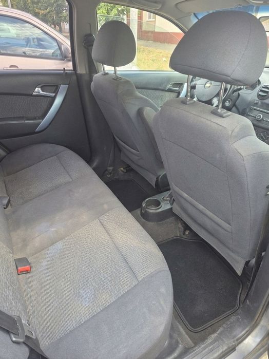 Chevrolet Aveo 2006 | 1.4 Benzină | 238.400 km |