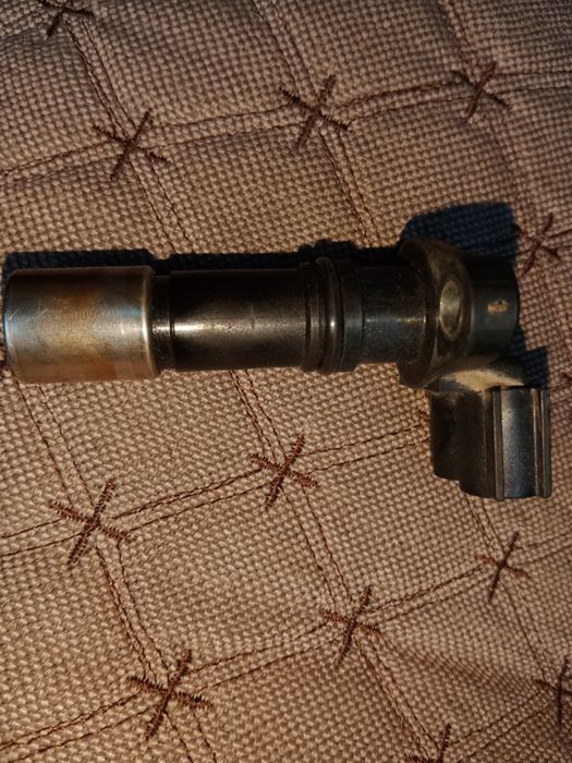 Продам датчик коленвала.