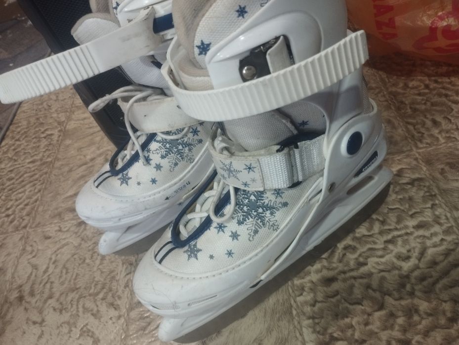 Продам коньки для девочек