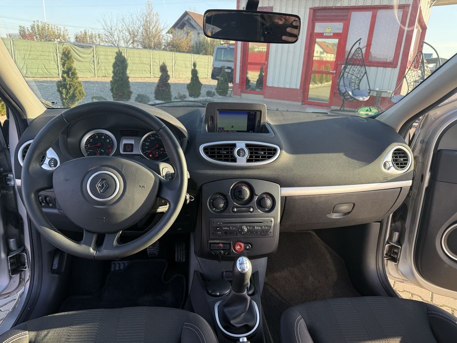 RENAULT CLIO 1.2 EURO 5 NAVI COLOR Panorama km reali anvelope noi FUL