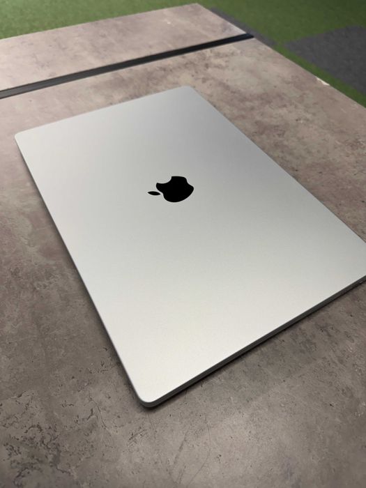 Apple Macbook Pro / M1 PRO / 16 GB RAM / 16 inch / 1TB SSD /  EXCELENT