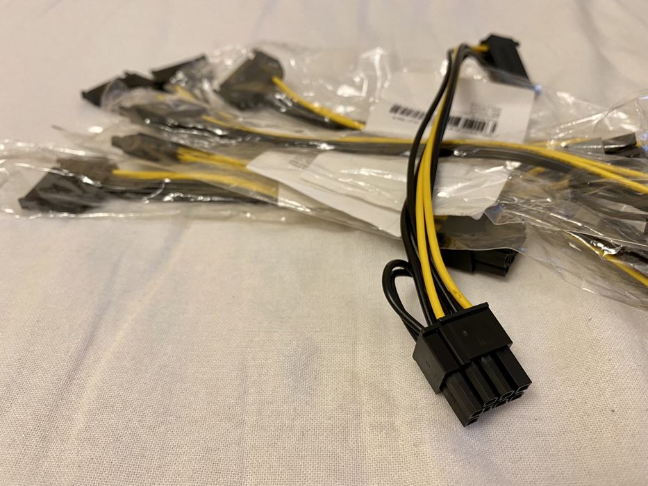 Riser 8buc, cabluri SATA la 6 si 8 pini (minat, 3070,3080, pt riser)