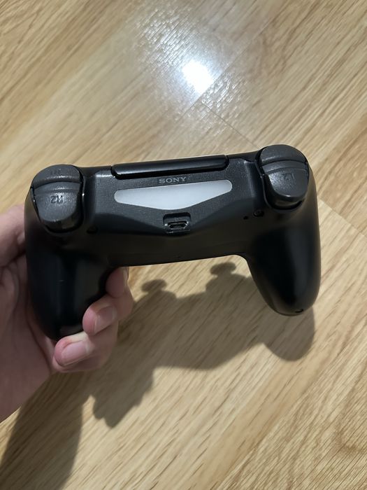 PlayStation 4 Slim 500GB + FIFA 21 (CD)