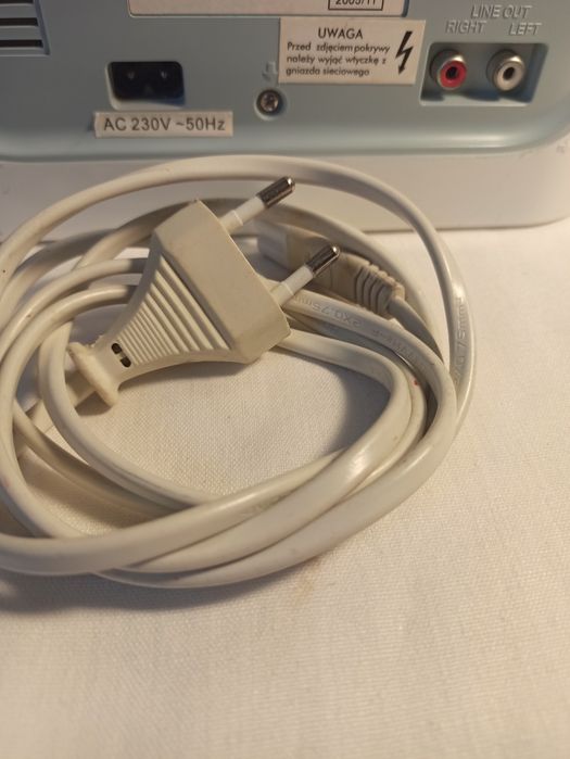 (1)Grundig Radio digital portabil DAB+ FM și (2)Radio SoundMaster