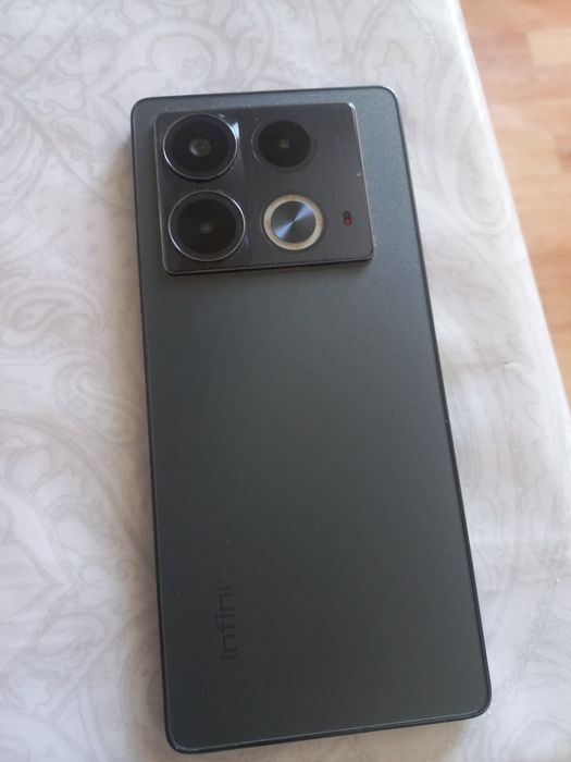 Продам  смартфон infinix note 40