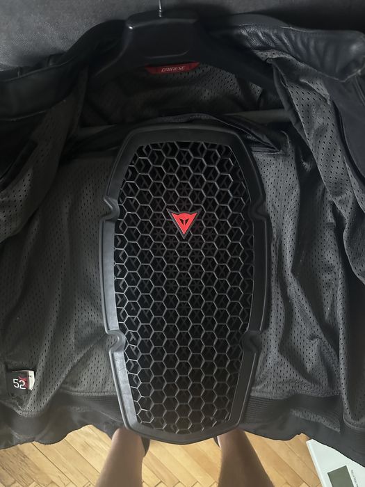 Vand costum Moto Dainese piele marimea 52