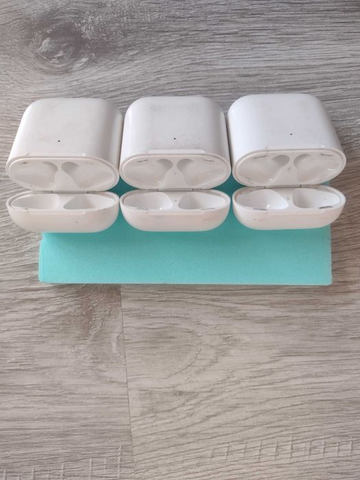 Apple Airpods Wireless Charging Case зарядна кутия A1938