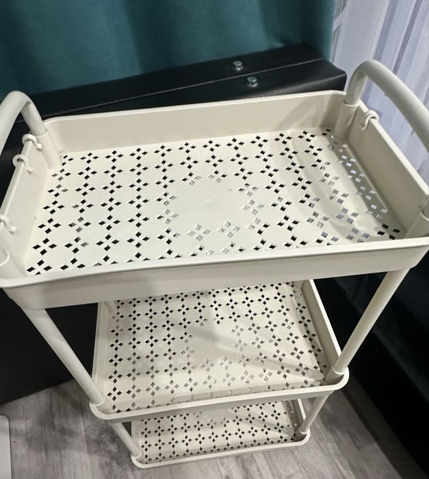 Продам пластиковый помощник для мастера