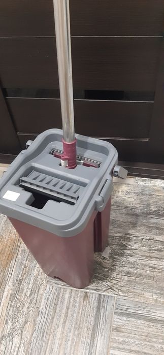 Швабра с ведром..