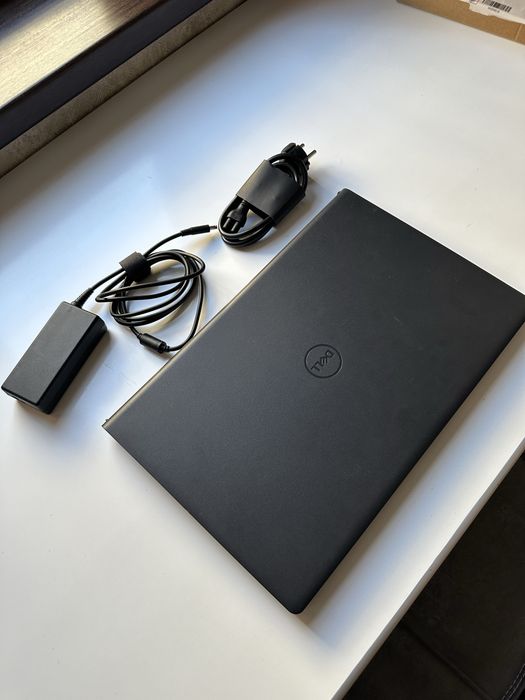Noutbook Dell pro Essential