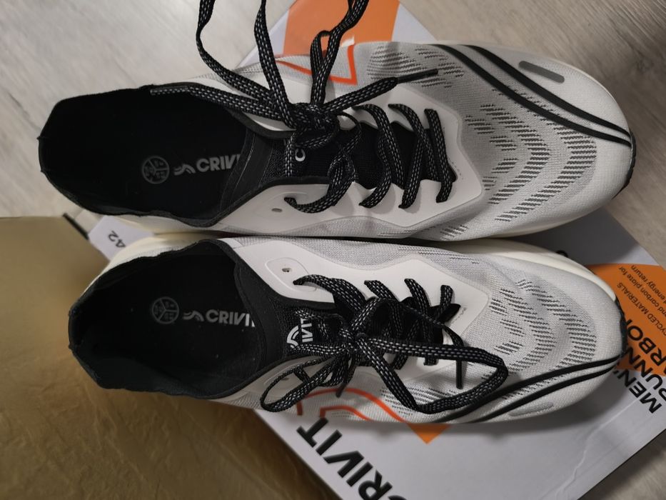 Карбонови обувки за бягане  crivit