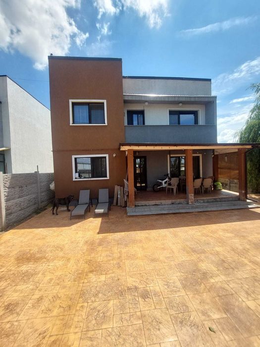 Casa de vanzare