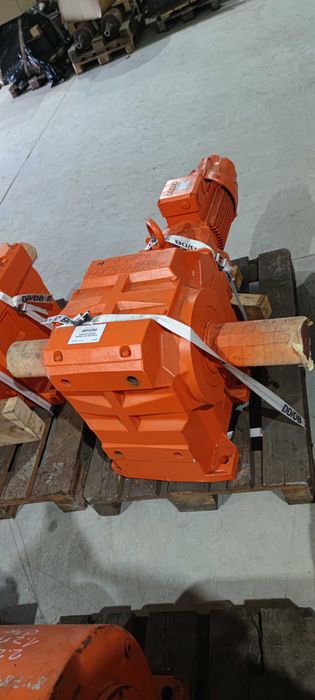 Motor electric cu reductor Bauer 7.5kW 5.5rpm cu frana