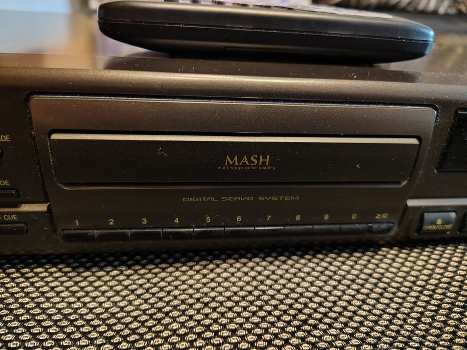 CD - Player Technics Sl - PG470A Отличен