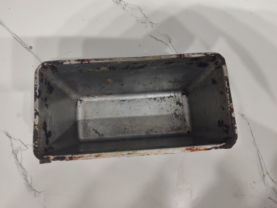 Форма для хлеба в хорошем состоянии