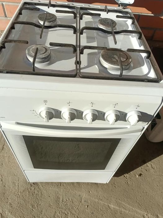 Продам газ плиту
