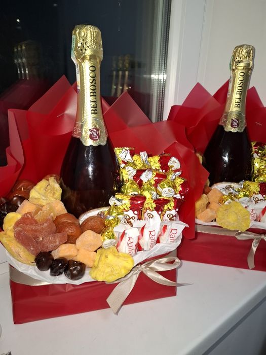 Букеты и корзины из сухофруктов и орехов.