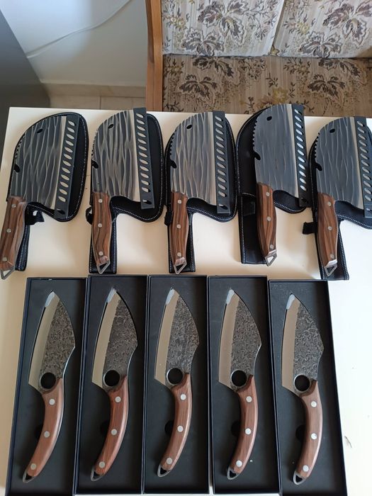 Vând stare cuțite din carbon