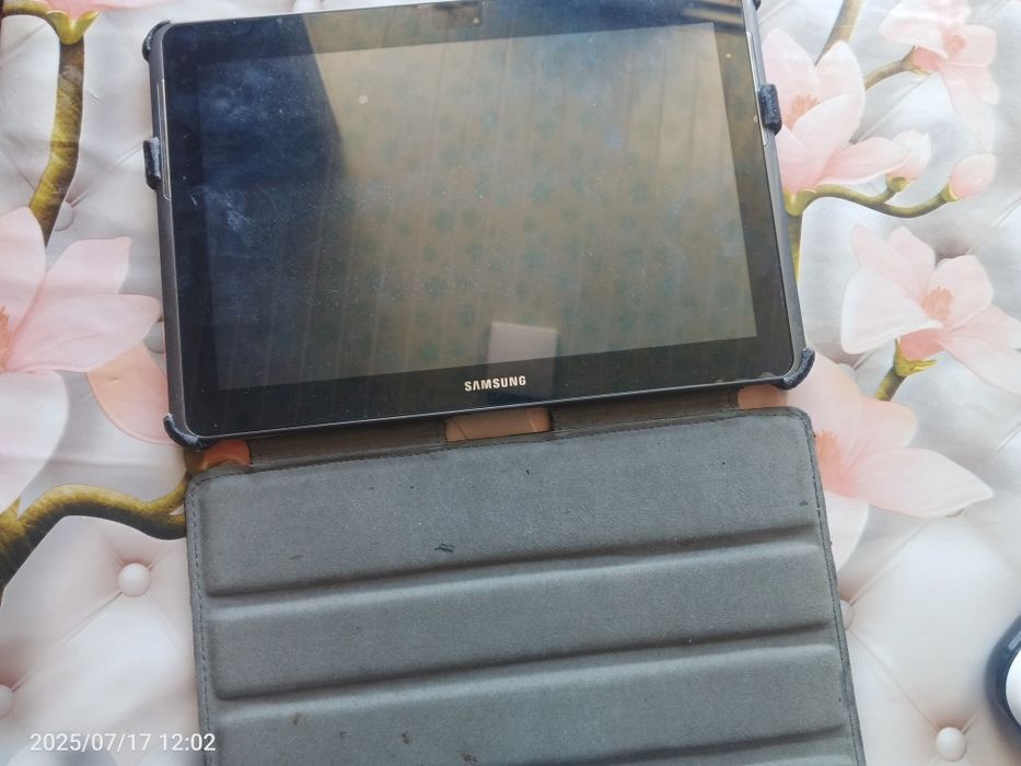 Продаётся телефон