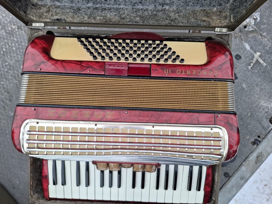 акордеон hohner concert 76 баса