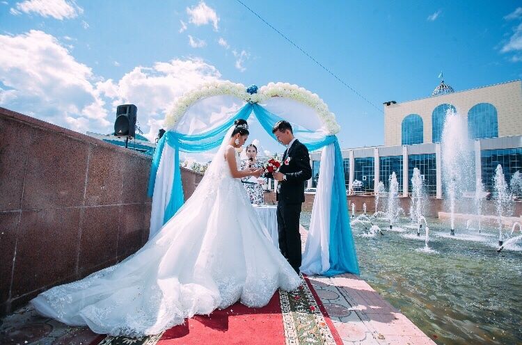 Продам королевское свадебное платье