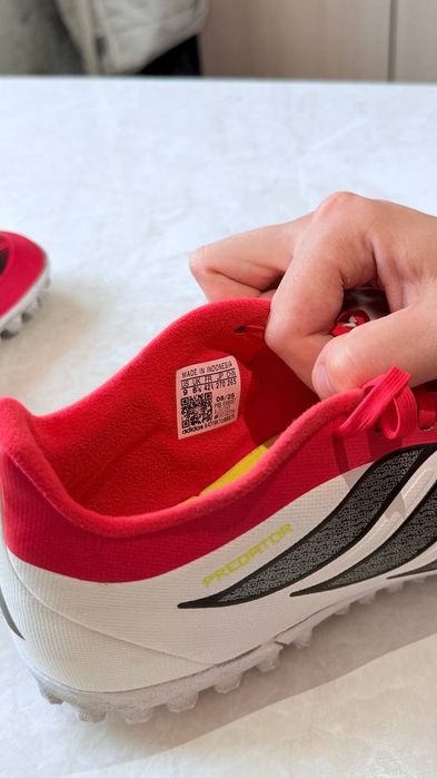 Adidas Predator 25 League TF (41.5)