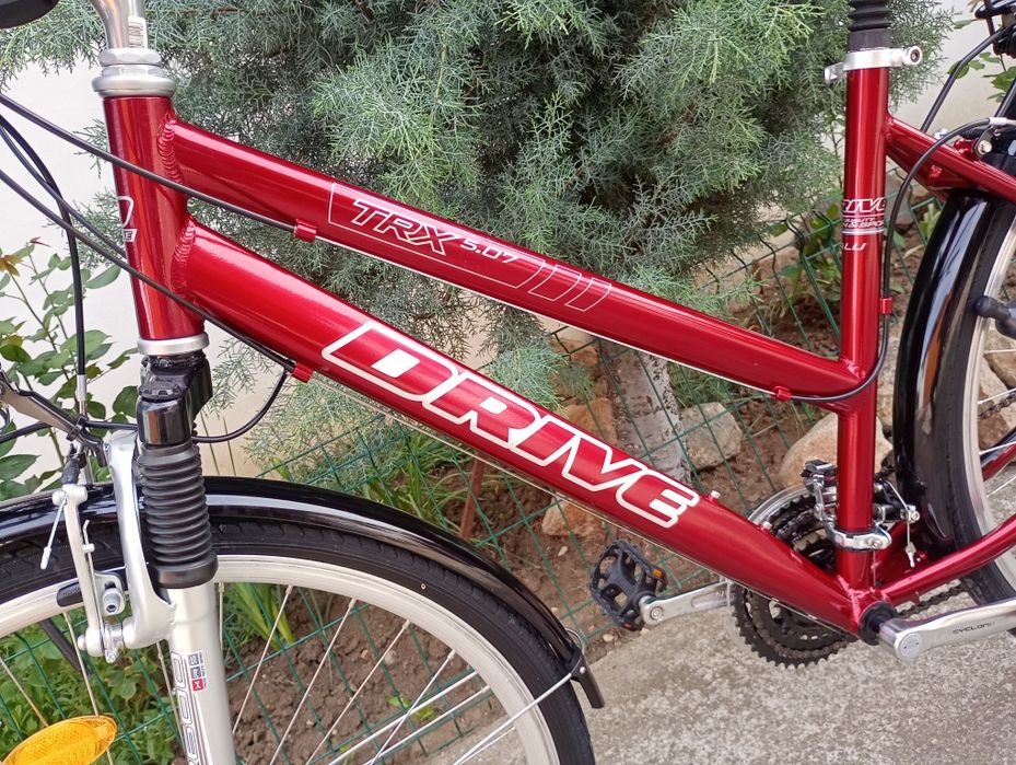 Vând bicicletă damă DRIVE,roti 28,cu 21 viteze,stare ca nouă !