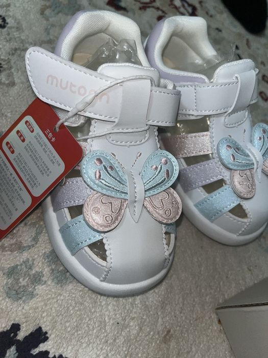 Продам детские сандали