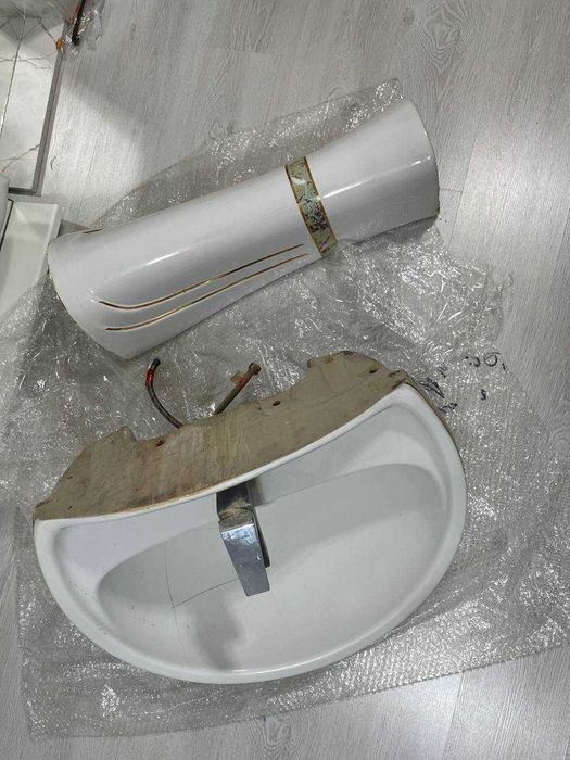 Раковина с зеркалом