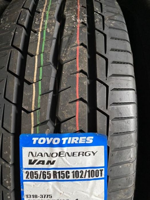 vand anvelope 205/65/15c toyo de vară noi