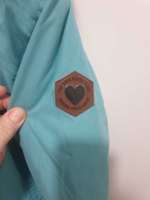 Куртка зимняя детская  как новая