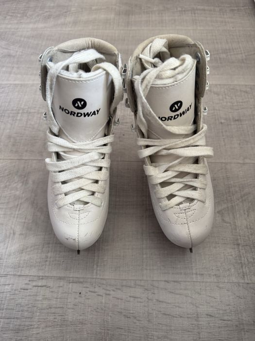 коньки фигурные в отоичном состоянии