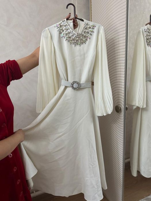 Вечерние платья.