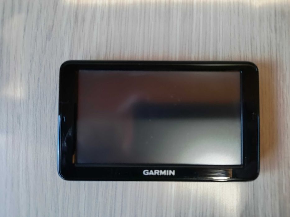 Garmin nuvi 68LM-GPS навигация с безплатни доживотни актуализации