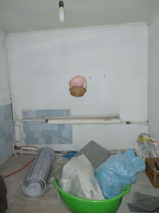 Урта чирчик.тумани.Авангардда.Куйликдан уйгача 9.5км. 1.4 соток 2хона.