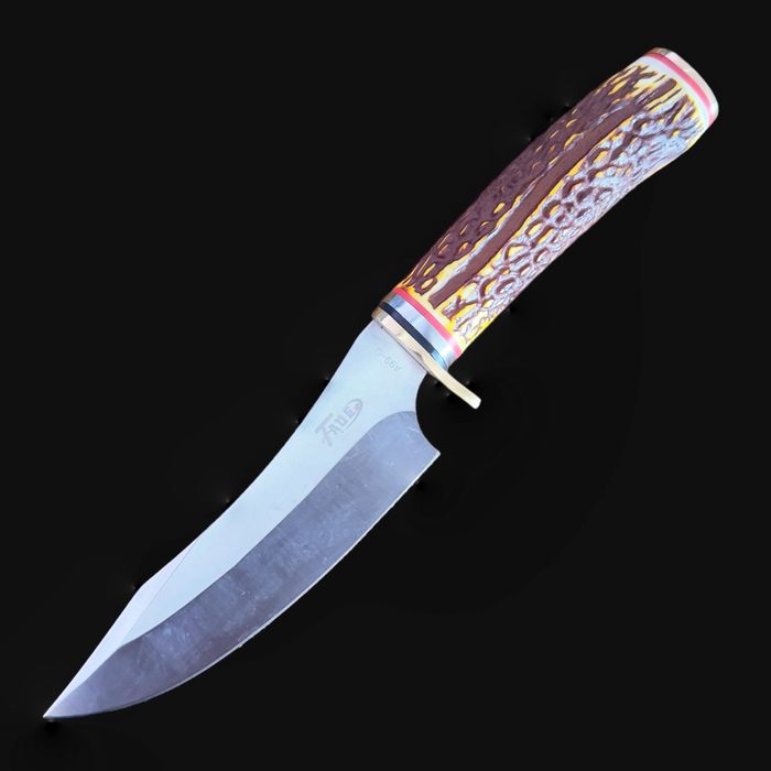 Ловен нож с рогова дръжка+кания за носене на колан мега здрав и остър