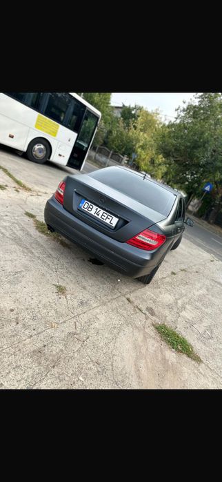Vând  MERCEDES C class KM REALI !!